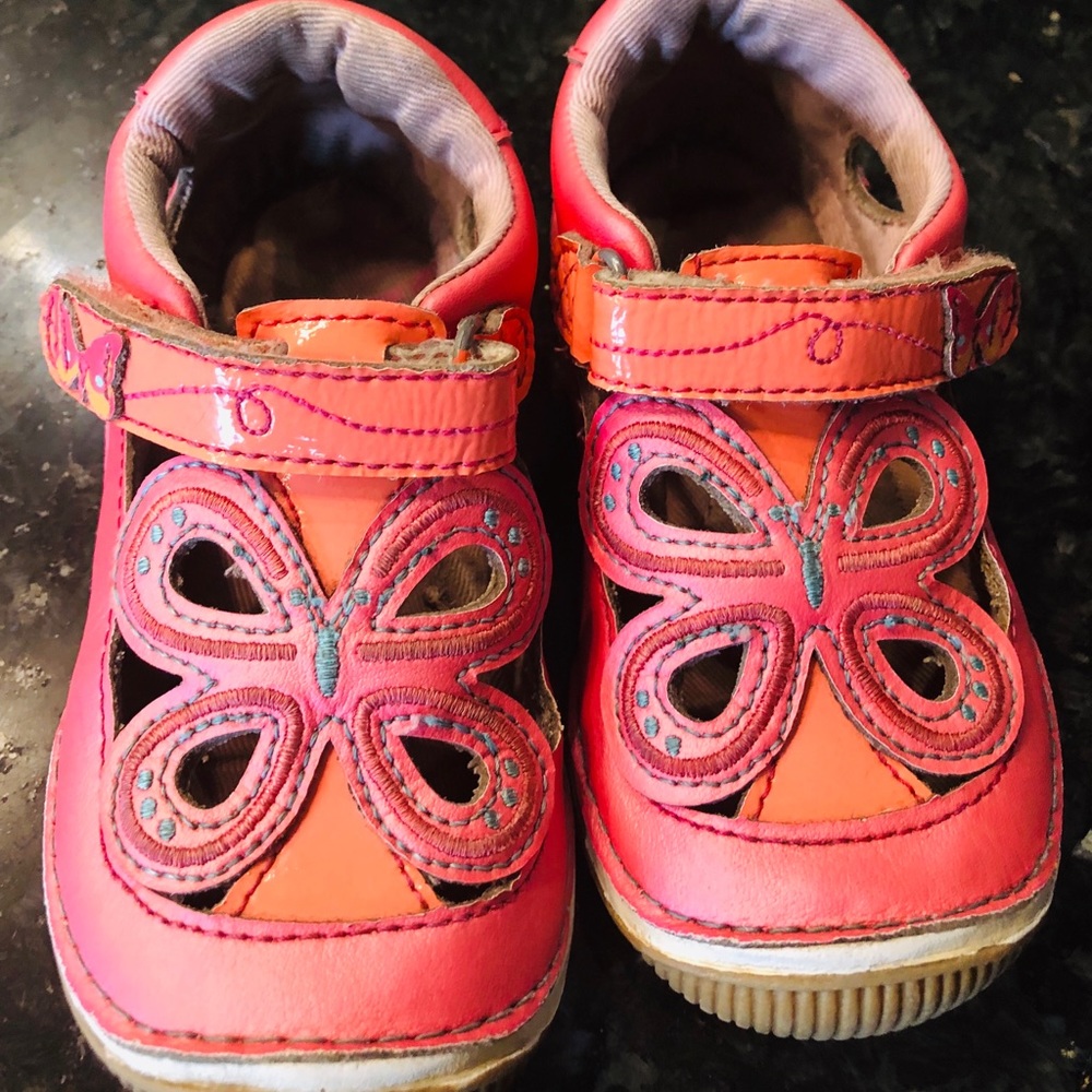 Stride rite Madison SRT Butterfly Shoes Size 7.5